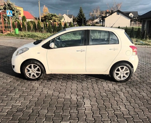 Toyota Yaris cena 18500 przebieg: 218000, rok produkcji 2011 z Zamość małe 22